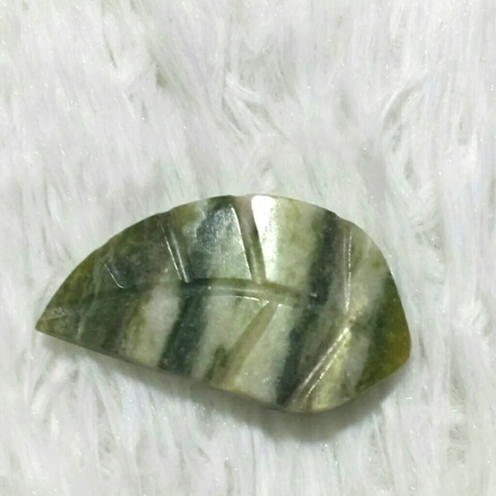 Vintage Jaded Marble Scored Leaf Brooch Pin